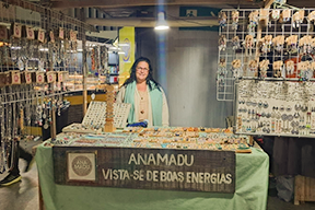 Fotografia de feira na estação Carioca.